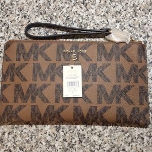 Michael kors wristlet large